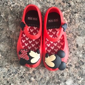 Toddler Kissing Mickey & Minnie Shoes